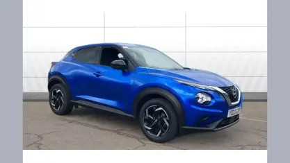 Używany Nissan Juke N-Connecta 114 KM (83 kW) 2023 Niebieski SUV