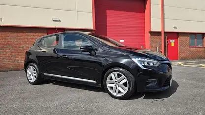 Used Renault Clio V Play 101 HP (74 kW) 2020 Hatchback