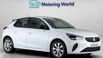Used Vauxhall Corsa Design Edition 75 HP (55 kW) 2022 White Hatchback