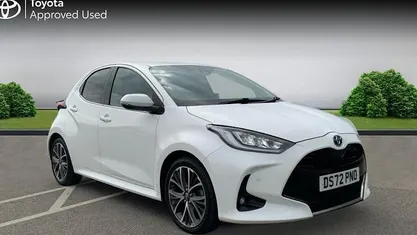 Used Toyota Yaris Hybrid 116 HP (85 kW) 2023 White Hatchback