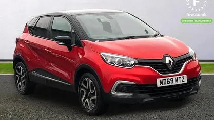 Red/black Used 2019 Renault Captur Iconic SUV | £11,199 (Fair price)