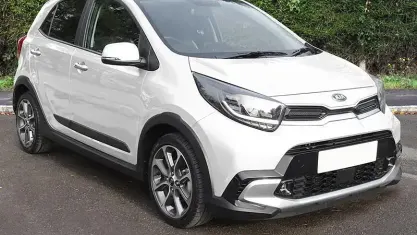 Used Kia Picanto X-Line 67 HP (49 kW) 2023 White Hatchback