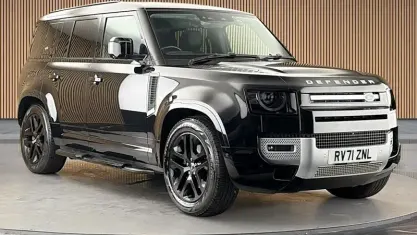 Used Land Rover Defender 249 HP (183 kW) 2021 Black SUV