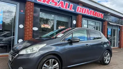 Gebraucht Peugeot 208 Allure 115 PS (84 kW) 2014 Grau Kleinwagen