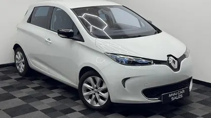White Used 2014 Renault Zoe Dynamique Hatchback | £3,950 (Fair price)