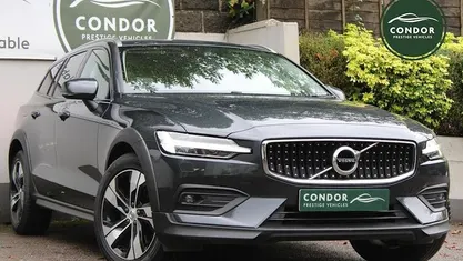 Used Volvo V60 CC Plus 250 HP (183 kW) 2020 Estate