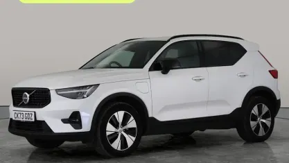Used Volvo XC40 Plus 211 HP (155 kW) 2023 White SUV