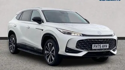 Solid white pearl New 2025 MG HS SE SUV | £24,489 (Fair price)