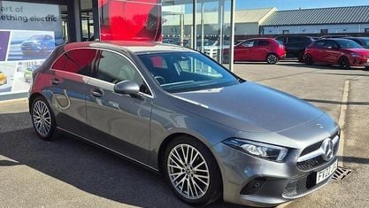 Używany Mercedes A180 Executive 136 KM (100 kW) 2022 Szary Hatchback