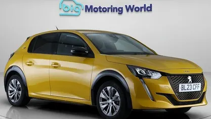 Used Peugeot e-208 Allure+ 100 kW (136 HP) 2023 Yellow Hatchback