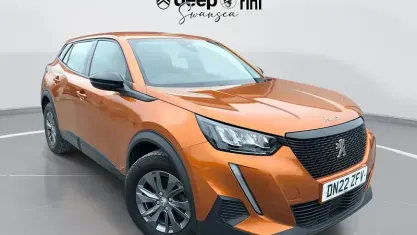 Used Peugeot 2008 Active Premium 101 HP (74 kW) 2022 Orange SUV