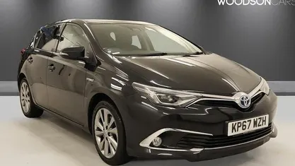 Used Toyota Auris Hybrid 136 HP (100 kW) 2017 Hatchback