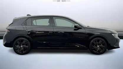 Black Used 2024 Vauxhall Astra S Hatchback | £17,499 (Fair price)