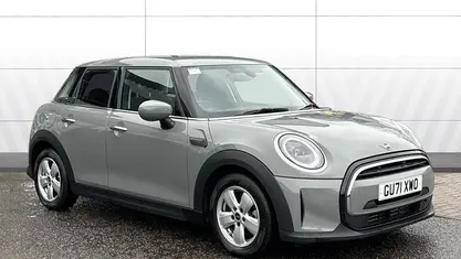 Used Mini Cooper Classic 136 HP (100 kW) 2022 Hatchback
