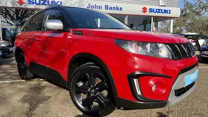 Used Suzuki Vitara 140 HP (102 kW) 2018 Red & black SUV