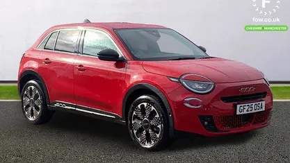 Used Fiat 600 La Prima 136 HP (100 kW) 2025 Red SUV