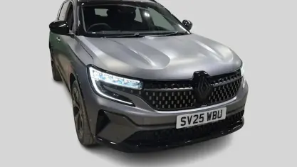 Begagnad Renault Austral Techno Esprit Alpine 200 HK (147 kW) 2025 Grå SUV