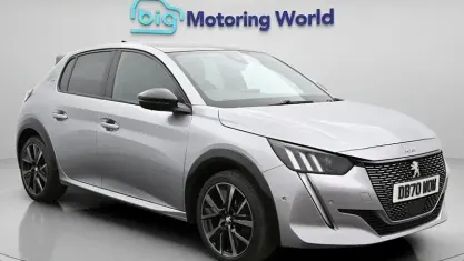 Używany Peugeot 208 Premium 131 KM (96 kW) 2022 Szary Hatchback