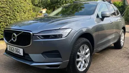 Used Volvo XC60 Momentum 250 HP (183 kW) 2021 SUV