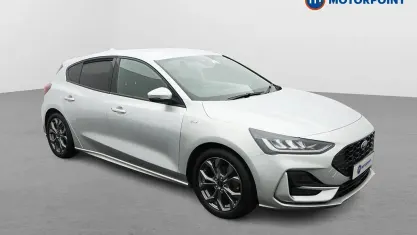 Used Ford Focus ST-Line 125 HP (91 kW) 2023 Silver Hatchback