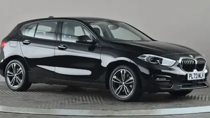 Usado BMW 118 Sport Line 136 CV (100 kW) 2024 Negro Utilitario