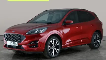 Usado Ford Kuga ST-Line X 224 HP (164 kW) 2023 Vermelho SUV