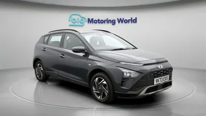 Używany Hyundai Bayon SE 101 KM (74 kW) 2023 Szary SUV