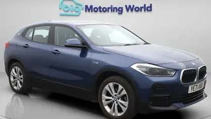 Begagnad BMW X2 Sport Line 221 HK (162 kW) 2022 Blå SUV