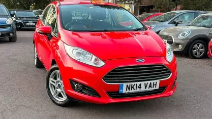 Used Ford Fiesta Zetec 82 HP (60 kW) 2014 Red Hatchback