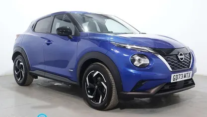 Begagnad Nissan Juke N-Connecta 143 HK (105 kW) 2023 Blå SUV