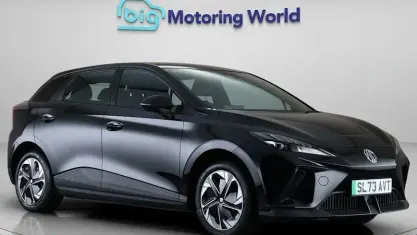 Begagnad MG MG4 EV SE 319 kW (435 HK) 2023 Halvkombi