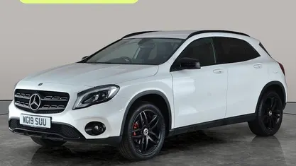Used Mercedes GLA180 Urban 122 HP (89 kW) 2019 White SUV