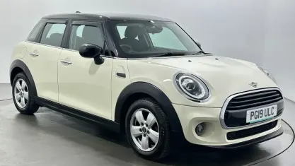 Used Mini Cooper Classic 136 HP (100 kW) 2019 White Hatchback