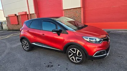 Used Renault Captur Signature 90 HP (66 kW) 2015 SUV