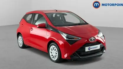 Used Toyota Aygo X-play 72 HP (52 kW) 2021 Red Hatchback