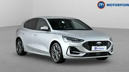 Käytetty Ford Focus ST-Line 125 HP (91 kW) 2023 Hopea Viistoperä