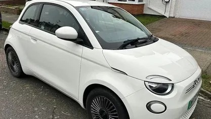 White Used 2022 Fiat 500e Icon Hatchback | £12,899 (Fair price)