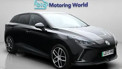 Begagnad MG MG4 EV Trophy 150 kW (204 HK) 2025 Halvkombi