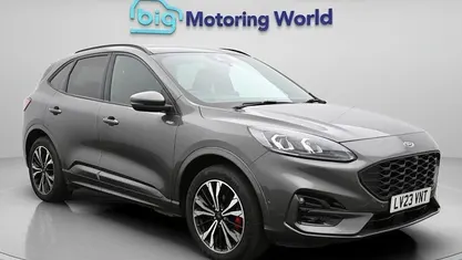 Usado Ford Kuga ST-Line X 224 HP (164 kW) 2023 SUV
