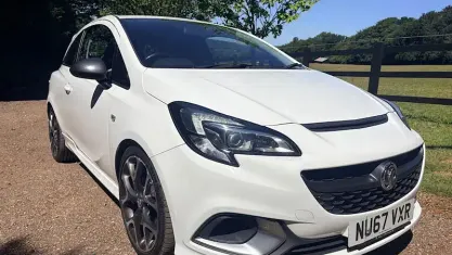 Used Vauxhall Corsa 205 HP (150 kW) 2017 White Hatchback