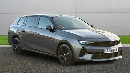 Used 2025 Vauxhall Astra Estate | £19,490 (Good price)