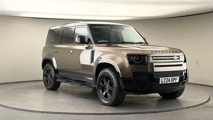 Used Land Rover Defender SE Dynamic 250 HP (183 kW) 2024 Gondwana stone SUV