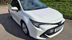 White Used 2019 Toyota Corolla Hatchback | £13,295 (Fair price)