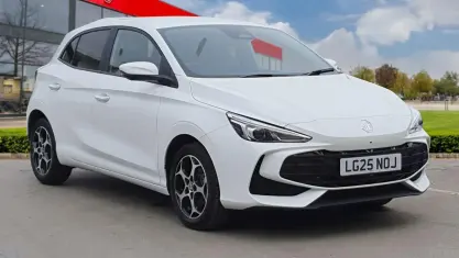 Używany MG MG3 Trophy 194 KM (142 kW) 2025 Biały Hatchback