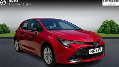 Used Toyota Corolla 140 HP (102 kW) 2025 Red Hatchback