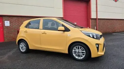 Used Kia Picanto 67 HP (49 kW) 2021 Yellow Hatchback