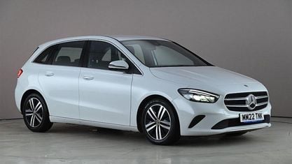 Usado Mercedes B180 136 HP (100 kW) 2022 Branco Monovolume