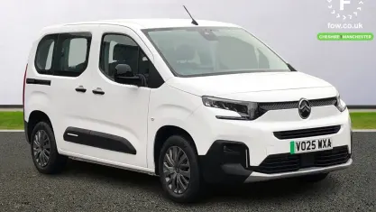 Begagnad Citroën e-Berlingo 100 kW (136 HK) 2025 Vit Minibuss