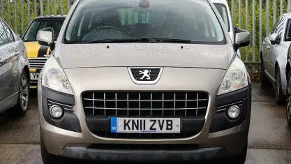 Używany Peugeot 3008 Sport 112 KM (82 kW) 2011 Szary Kombi