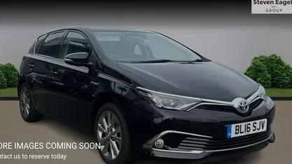 Used Toyota Auris Hybrid 136 HP (100 kW) 2016 Hatchback